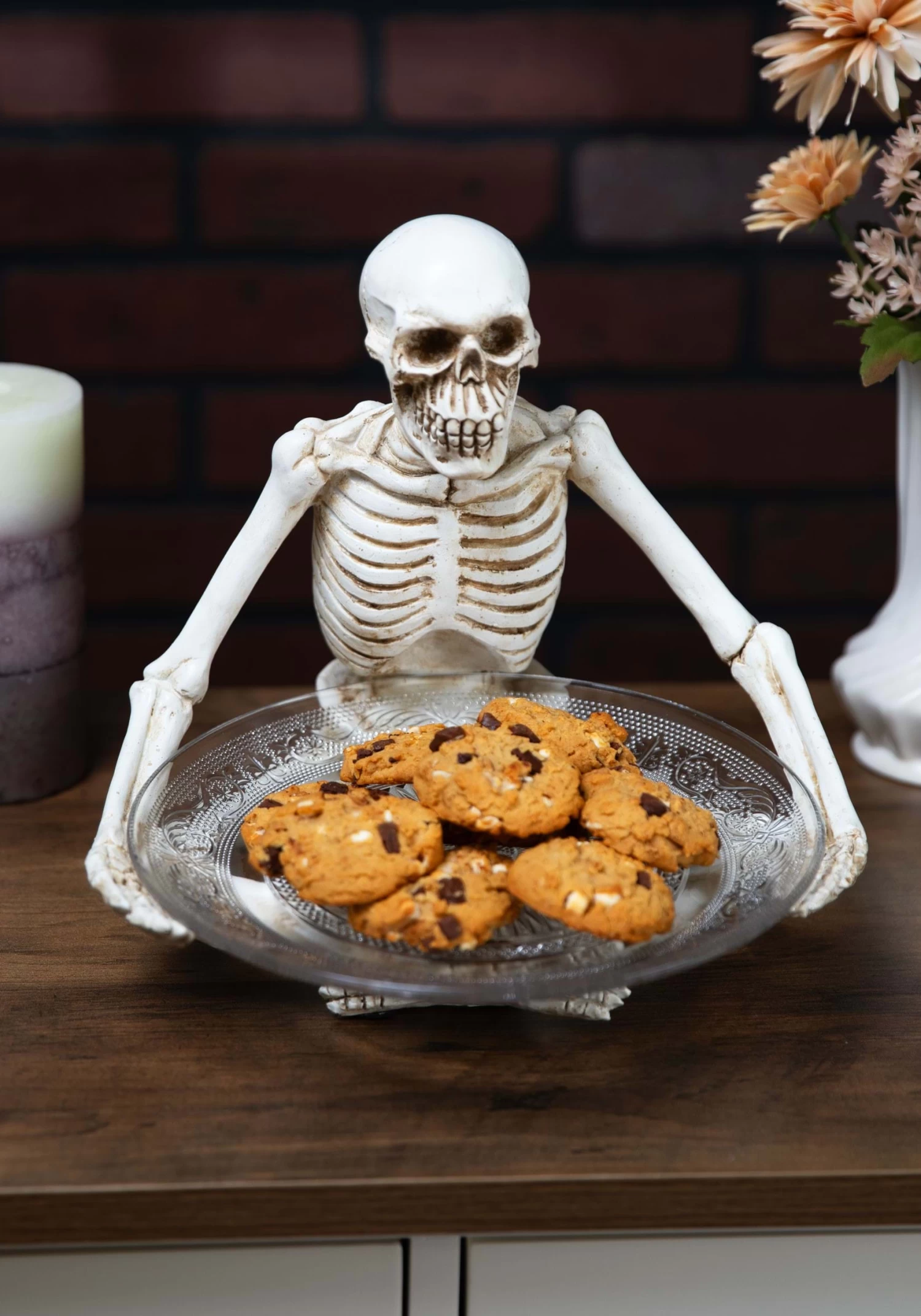 10-Inch Resin Sitting Skeleton Holding Glass Plate Decoration 1 10-Inch Resin Sitting Skeleton Holding Glass Plate Decoration