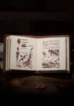 TRICK OR TREAT STUDIOS Evil Dead 2 Necronomicon Prop Book With Pages -Halloween Decoration Store evil dead 2 necronomicon prop with pages alt 2