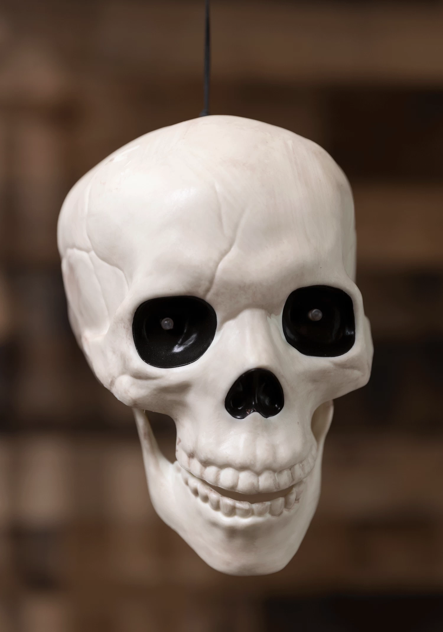 Glow In The Dark Talking Skull Halloween Decoration 1 Glow In The Dark Talking Skull Halloween Decoration